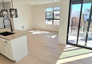 2034 S Holly St in Denver, CO - Building Photo - Building Photo