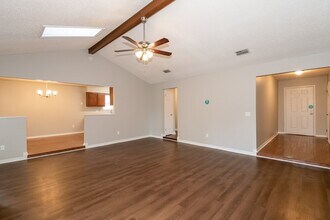 11544 Oak Park Dr in Jacksonville, FL - Foto de edificio - Building Photo