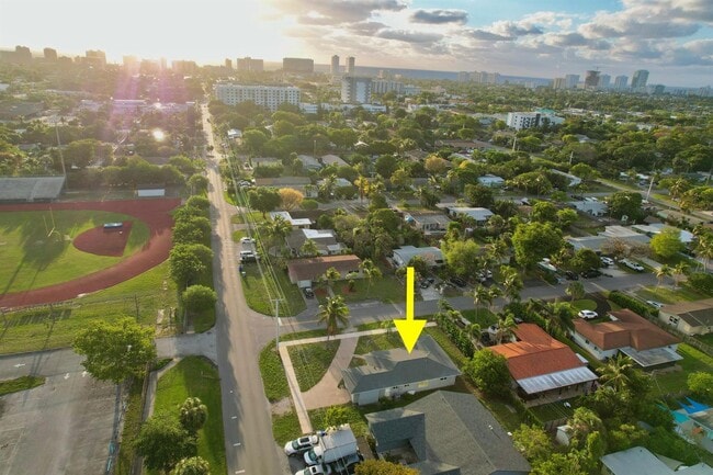 231 NE 16th Ave in Pompano Beach, FL - Foto de edificio - Building Photo