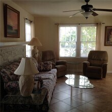 1837 22nd Ave, Unit 5 in Vero Beach, FL - Building Photo - Building Photo
