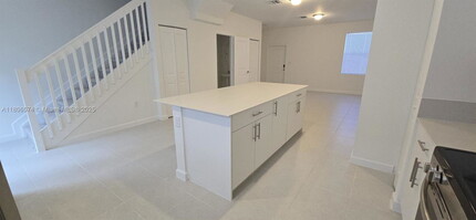 1165 NW 1st St in Florida City, FL - Building Photo - Building Photo