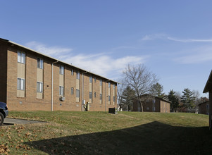 Stonewall I in Knoxville, TN - Building Photo - Building Photo