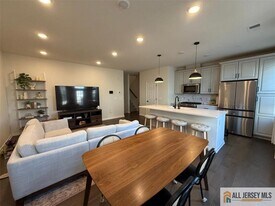 13 Sternadori Rd in Branchburg, NJ - Building Photo