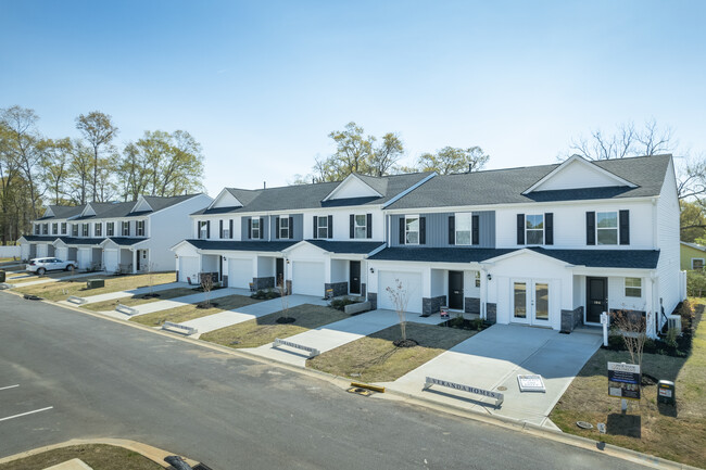 Aberdeen in Fountain Inn, SC - Building Photo - Building Photo