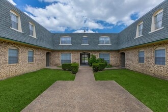 Ticknor Terrace in Grapevine, TX - Foto de edificio - Building Photo