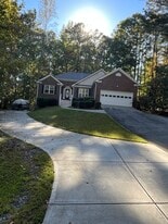 2074 Ayers Creek Ct in Villa Rica, GA - Building Photo