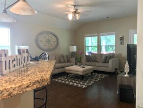 27 W Sage Creek Pl in Spring, TX - Foto de edificio - Building Photo