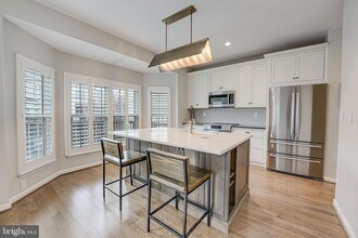 45816 Matador Terrace in Sterling, VA - Building Photo - Building Photo