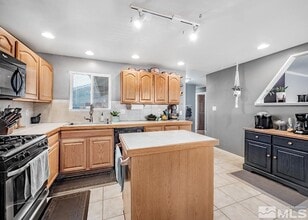 177 Emerson Wy in Sparks, NV - Building Photo - Building Photo