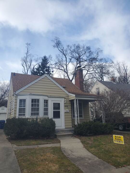 19795 Imperial Hwy in Redford, MI - Foto de edificio