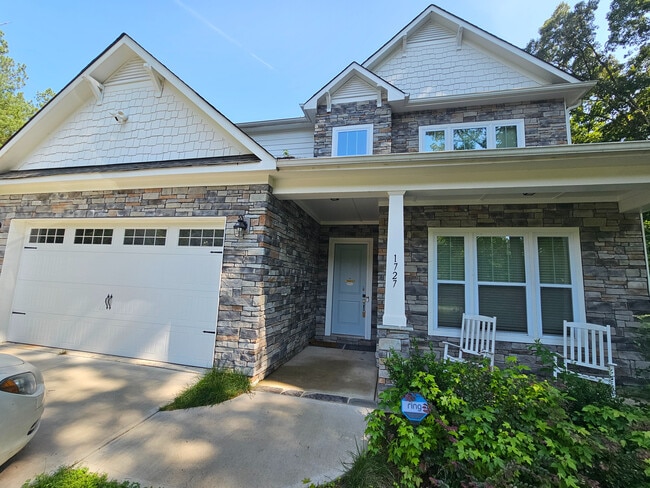 property at 1727 Grace Ln