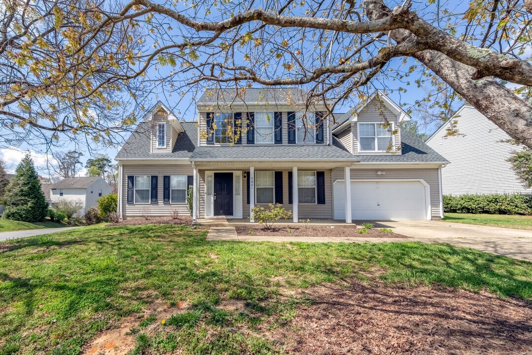 4001 Cedarwood Ln in Williamsburg, VA - Building Photo