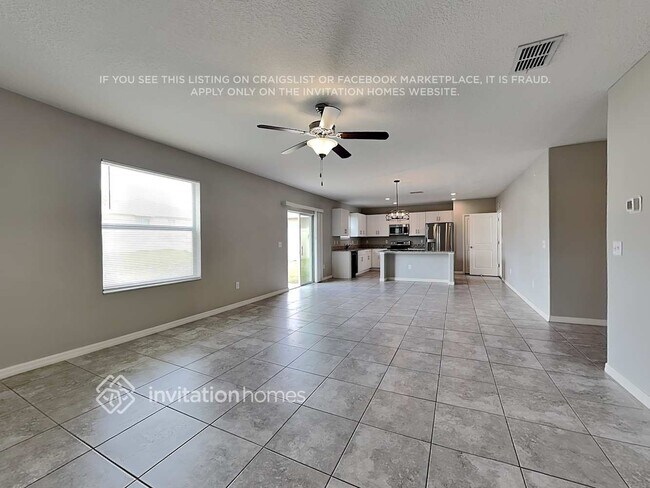 205 English Heritage Pl in Dover, FL - Building Photo - Building Photo