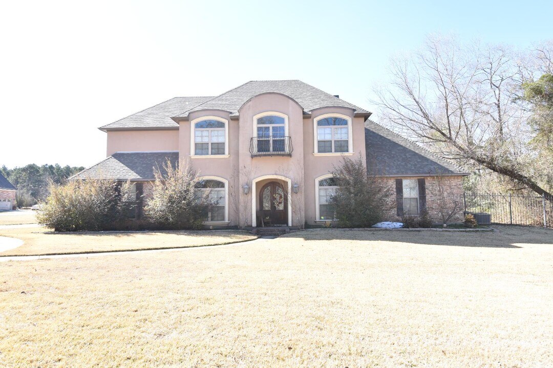 7871 Oak Creek Trl in Shreveport, LA - Building Photo