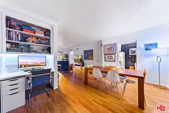 1330 N Crescent Heights Blvd in West Hollywood, CA - Building Photo - Building Photo