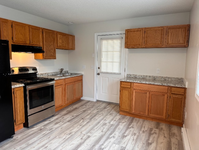 337 Montcalm St in Chicopee, MA - Building Photo - Building Photo
