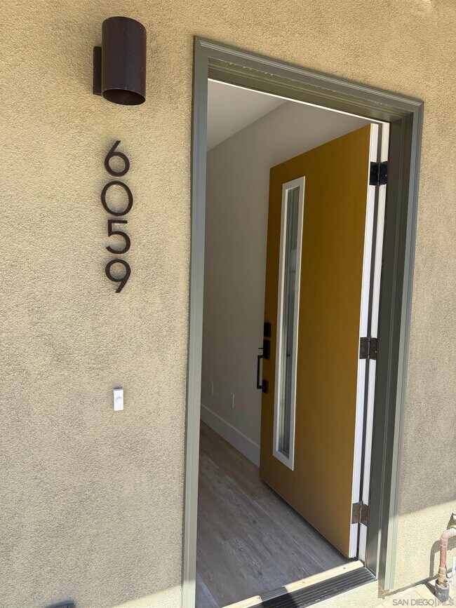 property at 6059 La Jolla Hermosa Ave