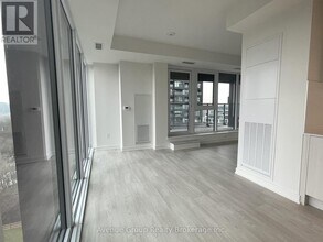 5 Quarrington Lane in Toronto, ON - Building Photo - Building Photo