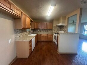 2828 Newsom Cir in Wichita Falls, TX - Building Photo - Building Photo