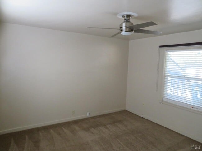 812 Lovers Dr in Vacaville, CA - Building Photo - Building Photo