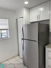 426 NE 210th Cir Terrace in Miami, FL - Foto de edificio - Building Photo