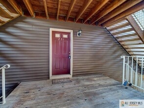 231 Blew Ct in East Brunswick, NJ - Building Photo - Building Photo