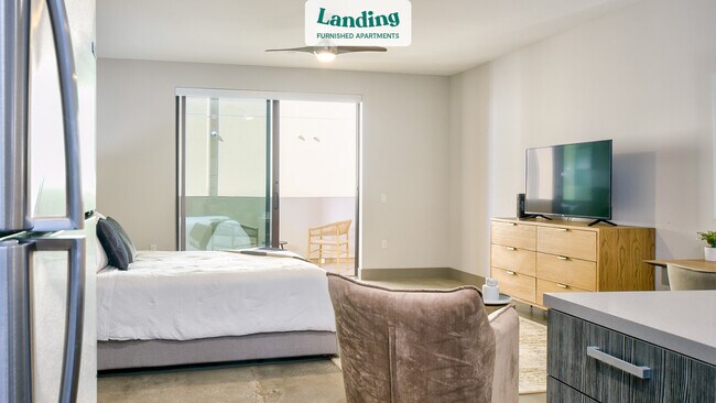 5100 Wilshire Blvd-Unit -312.172667 in Los Angeles, CA - Building Photo - Building Photo