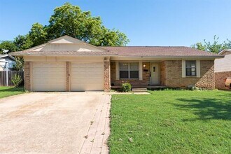 311 Azalea Ln in Duncanville, TX - Building Photo - Building Photo