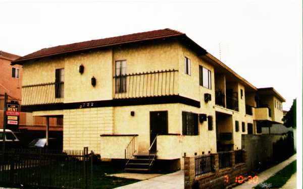 5722 Lexington Ave in Los Angeles, CA - Foto de edificio - Building Photo