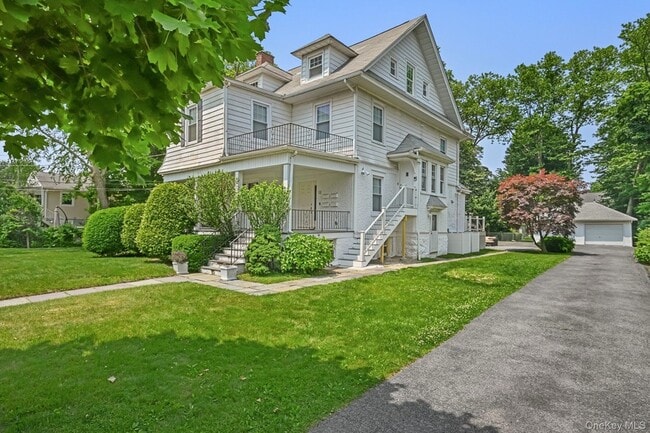 property at 12 Thomas Pl