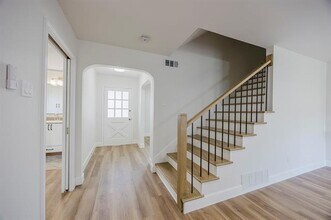 3435 Janlyn Ln in Farmers Branch, TX - Foto de edificio - Building Photo