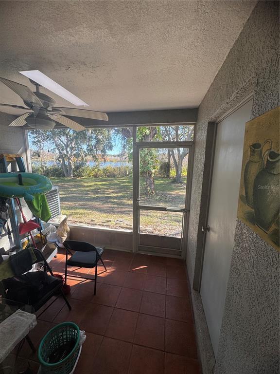 2454 Lake Woodberry Cir in Brandon, FL - Building Photo - Building Photo