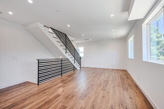 6455 Troost Ave-Unit -1 in Los Angeles, CA - Building Photo - Building Photo
