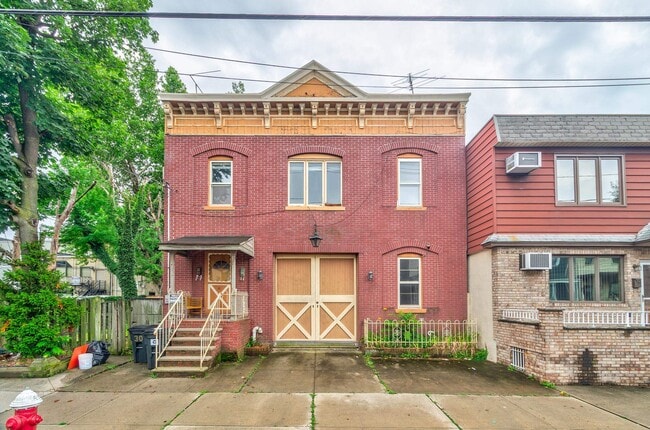 property at 30 W 9th St
