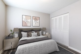 Devonshire in Toledo, OH - Building Photo - Building Photo