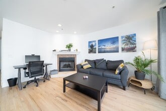 208 Jackson St in Hoboken, NJ - Building Photo - Building Photo