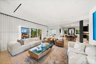 244 W San Marino Dr in Miami Beach, FL - Building Photo - Building Photo