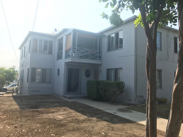 430 N Palos Verdes St in San Pedro, CA - Building Photo