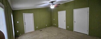 173 FM671 in Lockhart, TX - Building Photo