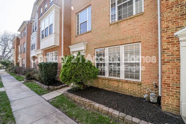 2337 Huntington Station Ct in Alexandria, VA - Building Photo - Building Photo