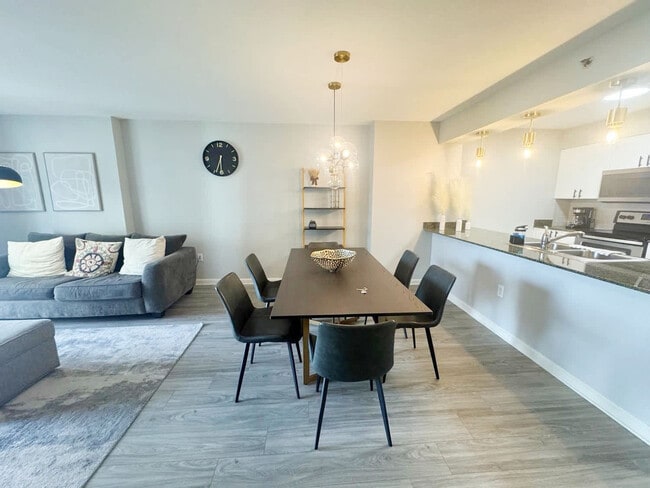 1 SE 12th St in Miami, FL - Building Photo - Building Photo