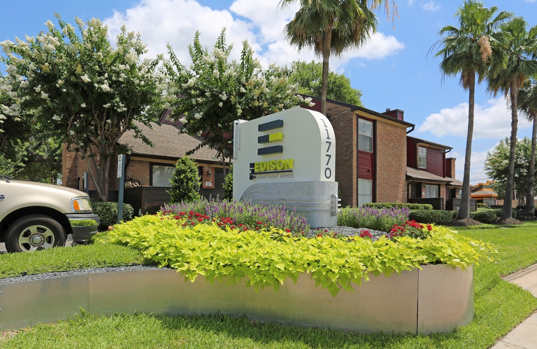 The Edison in Houston, TX - Building Photo