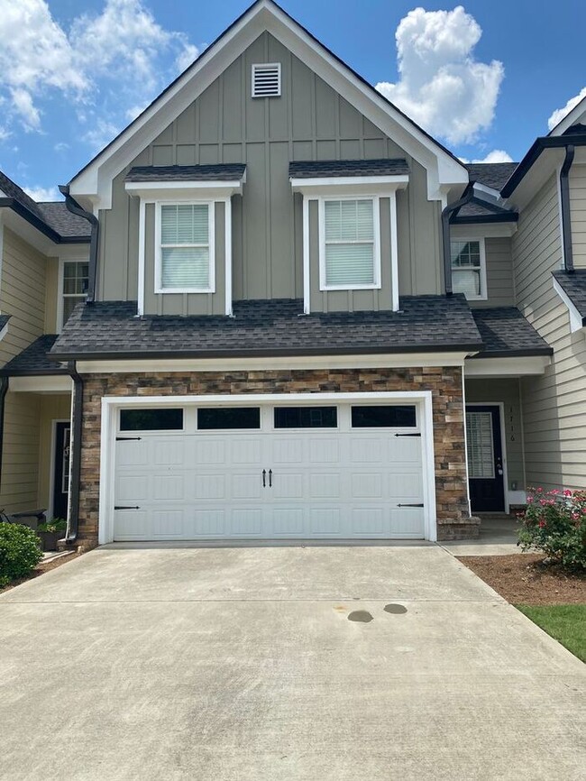 property at 1716 Lincoln Dr