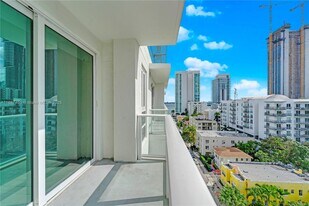 321 NE 26th St in Miami, FL - Building Photo