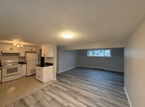 134 Bloomingdale Rd N in Kitchener, ON - Building Photo - Building Photo