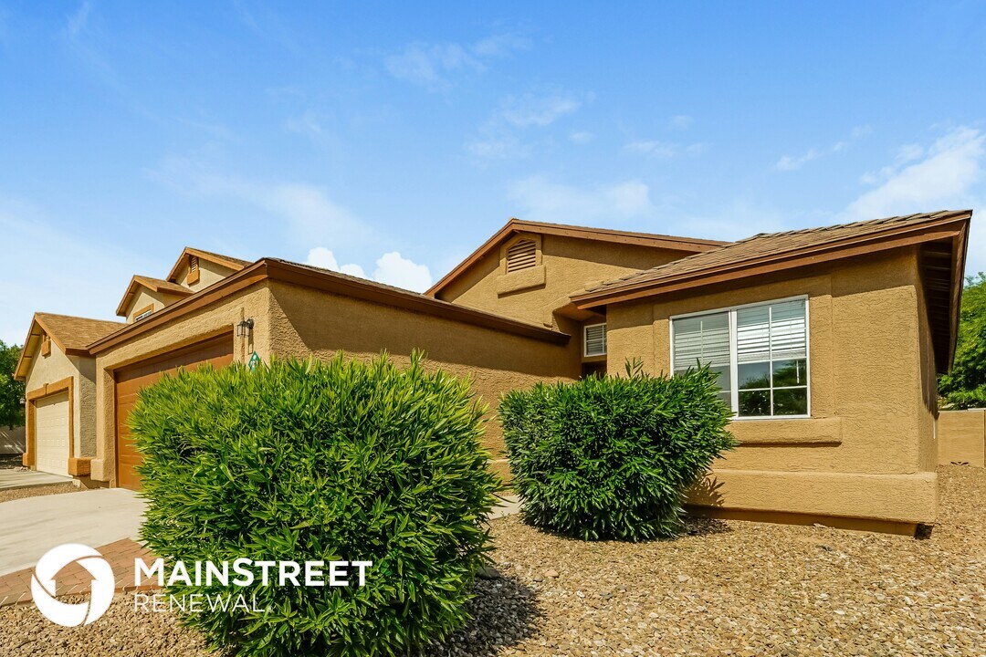 8040 N Halter Rd in Tucson, AZ - Building Photo