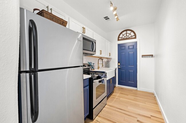 property at 3901 Dallas St