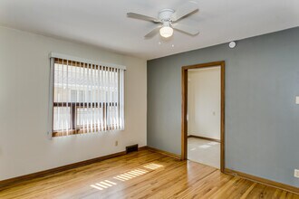 427 S Oliver Ave-Unit -427 S Oliver in Wichita, KS - Building Photo - Building Photo