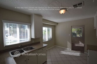 6771 Dwight Way in San Bernardino, CA - Foto de edificio - Building Photo