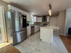 41 Stonehouse Way in Torrington, CT - Building Photo - Building Photo